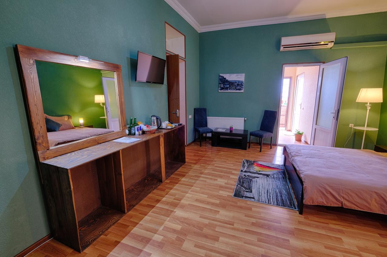 Euphoria Inn ティビリシ エクステリア 写真